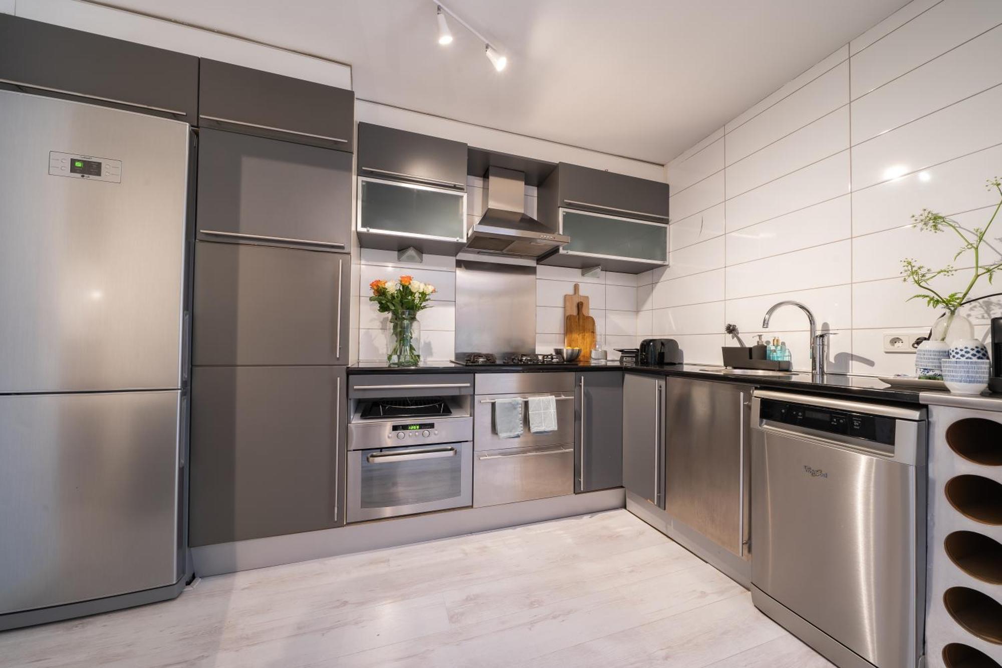 Hello Noordwijk - Souterrain Hoogwakersbosstraat 6 Apartment Luaran gambar