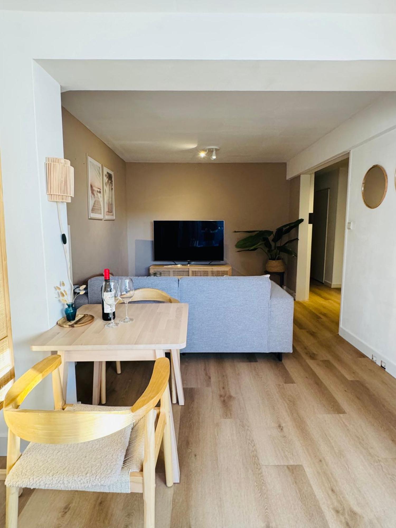 Hello Noordwijk - Souterrain Hoogwakersbosstraat 6 Apartment Luaran gambar